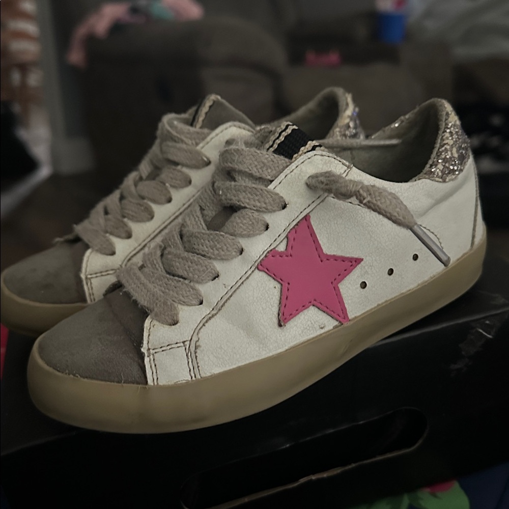 ShuShop Kids Sneakers with Pink Star and Glitter Accents